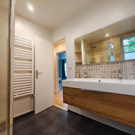 Charmante Petite Maison En Plein Centre