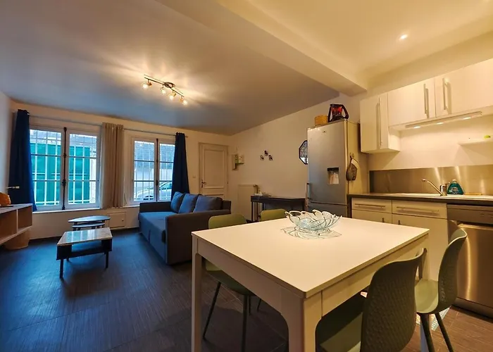 Charmante Petite Maison En Plein Centre Holiday home *