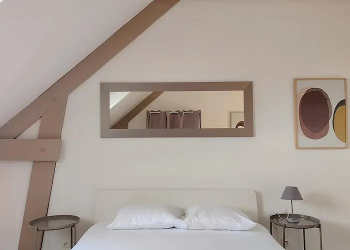 Holiday home Charmante Petite Maison En Plein Centre *